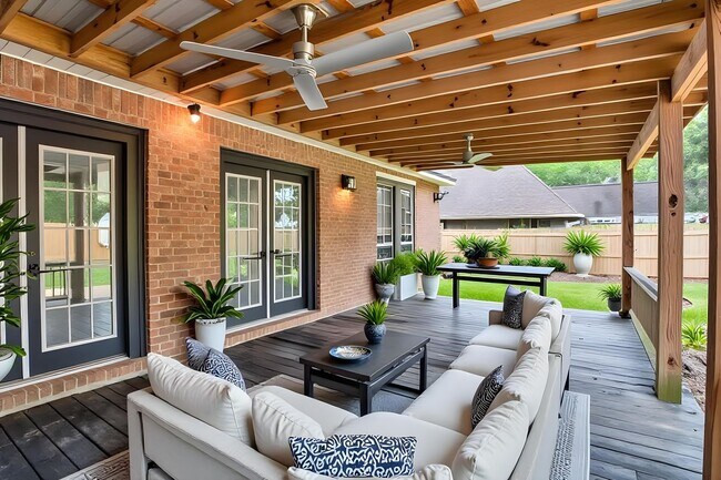 Building Photo - Beautiful Diamondhead Home