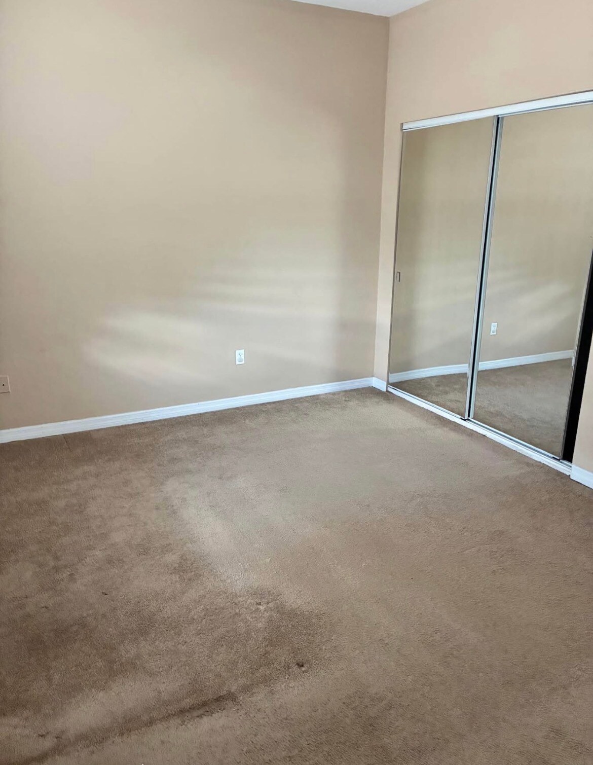 Building Photo - 2102 Oak Chace Ct