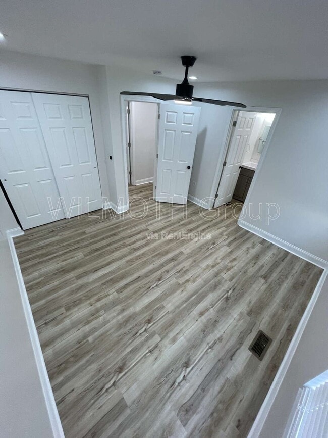 Building Photo - 1126 Villa Ave