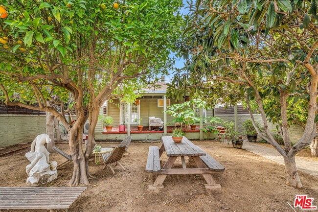 Building Photo - 2014 5th Ave