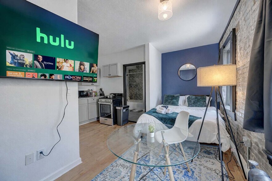 Building Photo - 1925 N Prospect Ave