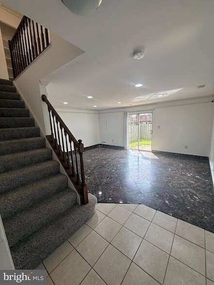 Building Photo - 306 Hillside Terrace