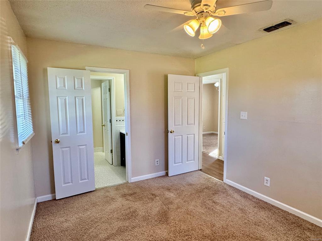 Building Photo - 641 Groveland Dr