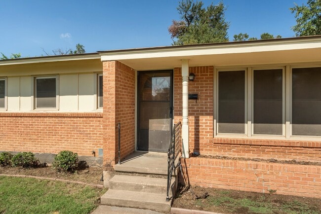 Building Photo - 4300 Hughes Dr