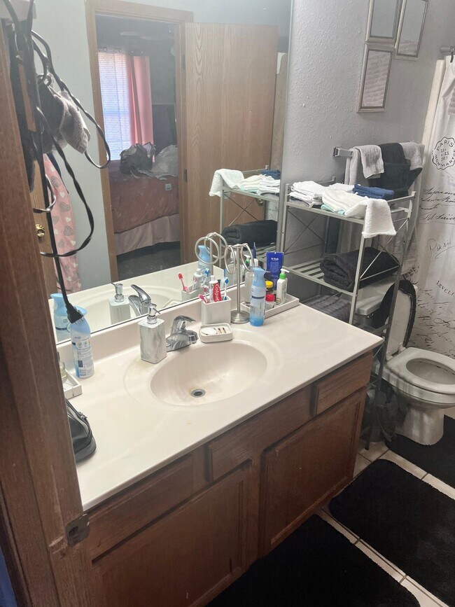 Building Photo - 1638 High Quest Cir