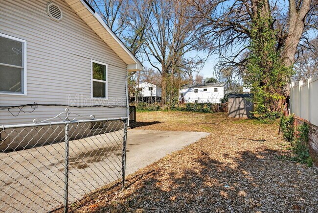 Building Photo - 153 Bascom Dr