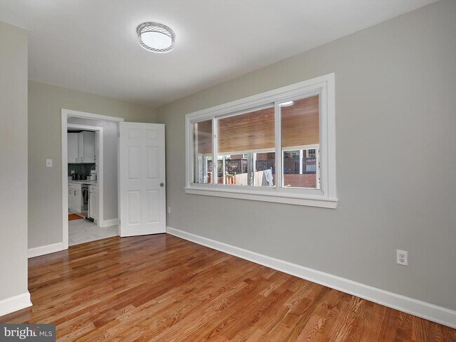 Building Photo - 4502 Elmwood Rd