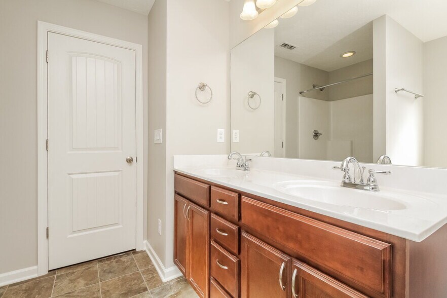 Building Photo - 1705 Porchrest Way