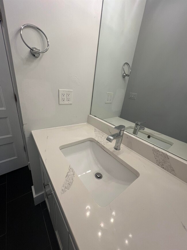 Building Photo - 157 Sherman Ave