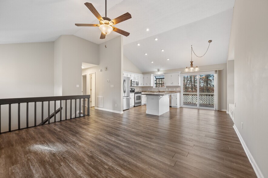 Building Photo - 117 Settlement Dr