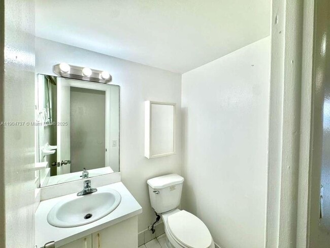 Building Photo - 2903 N Miami Beach Blvd