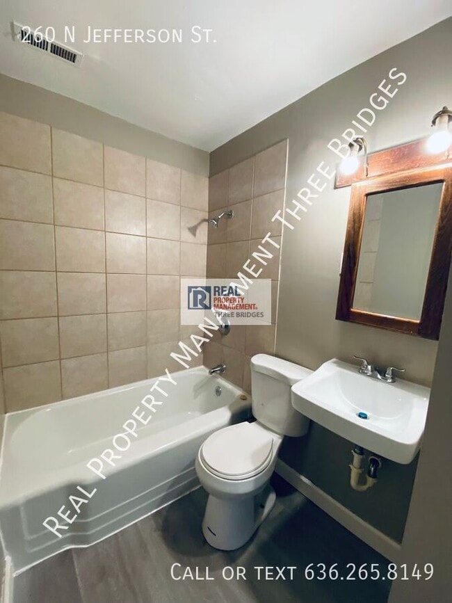 Building Photo - 260 N Jefferson St