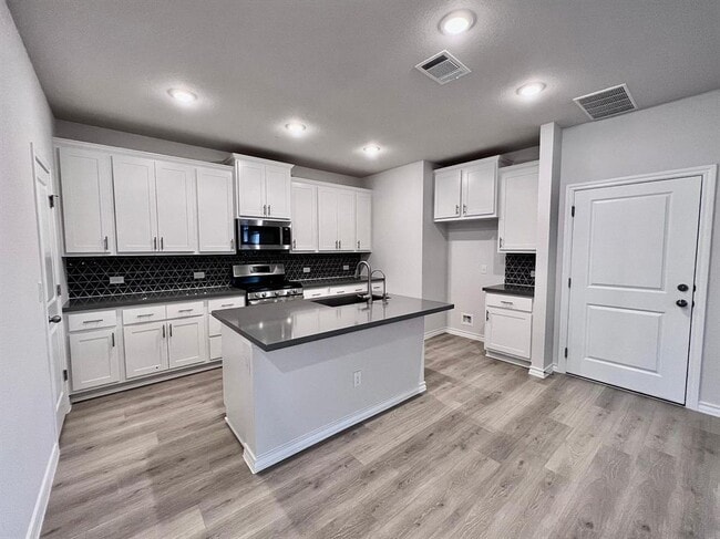 Building Photo - 4701 Lavender Field Path