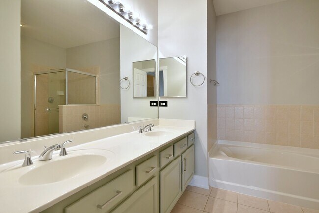 Building Photo - 982 Indigo Ct