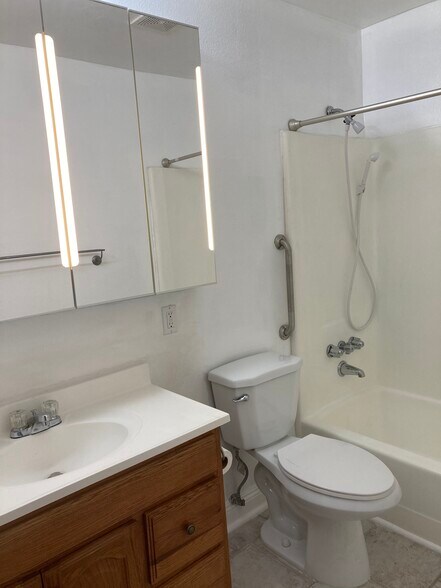 Building Photo - 3776 Alabama St