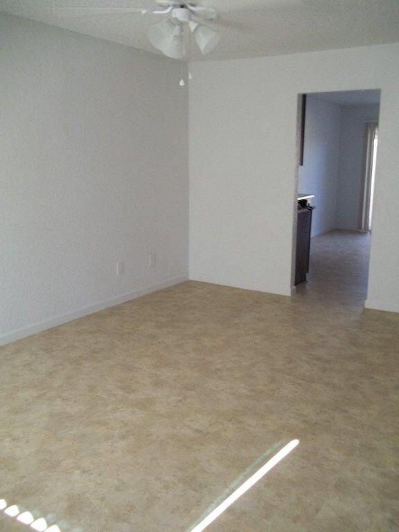 Building Photo - New remodeled 2 bedroom 1 bath unit with private patio and full size washer and dryer hookups!!