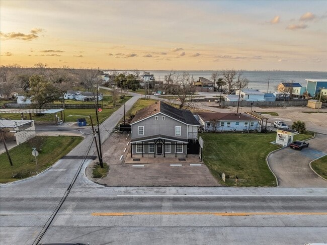 Building Photo - 114 Grand Ave