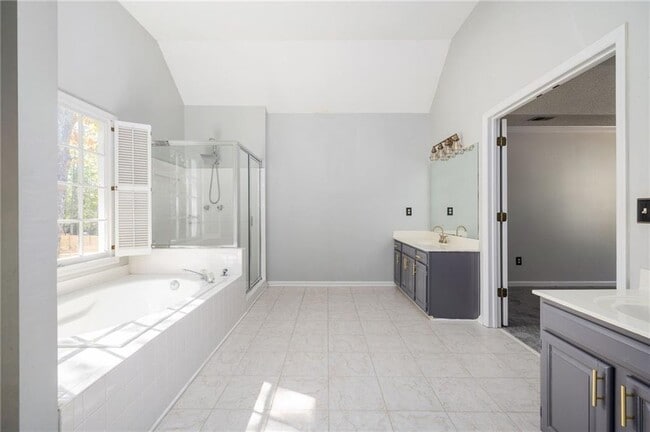 Building Photo - 1427 Fenwick Dr