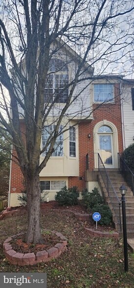 Building Photo - 3001 Cahill Ln