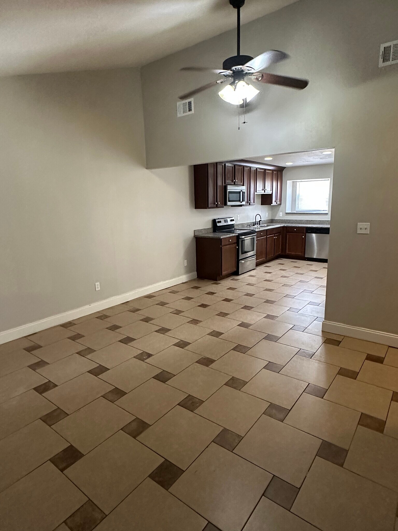 Living/dining room - 11620 Chemstrand Rd