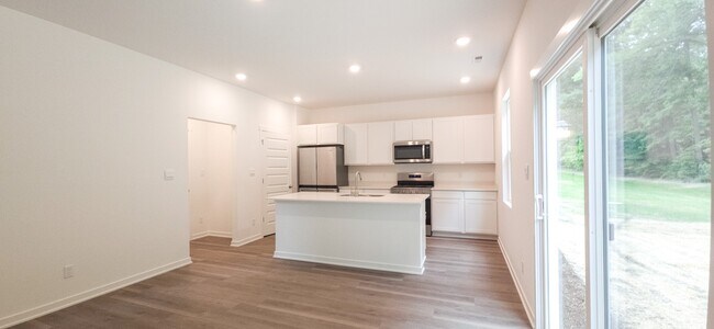 Building Photo - 4215 Viceroy St