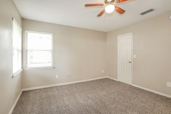 Building Photo - 1903 Farm Way