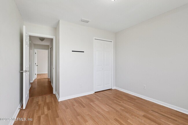 Building Photo - 2688 Glenhaven Dr