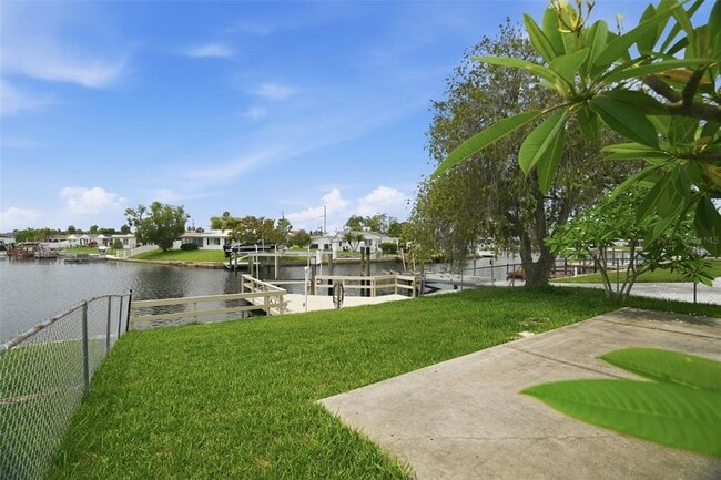 Building Photo - 4436 Floramar Terrace