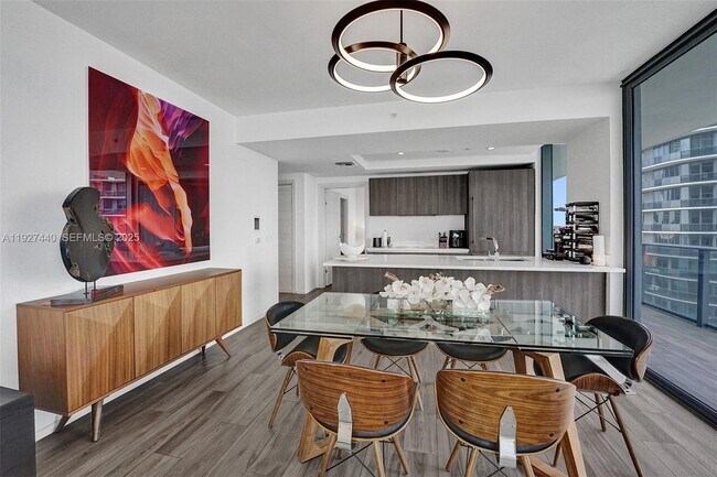 Building Photo - 801 S Miami Ave