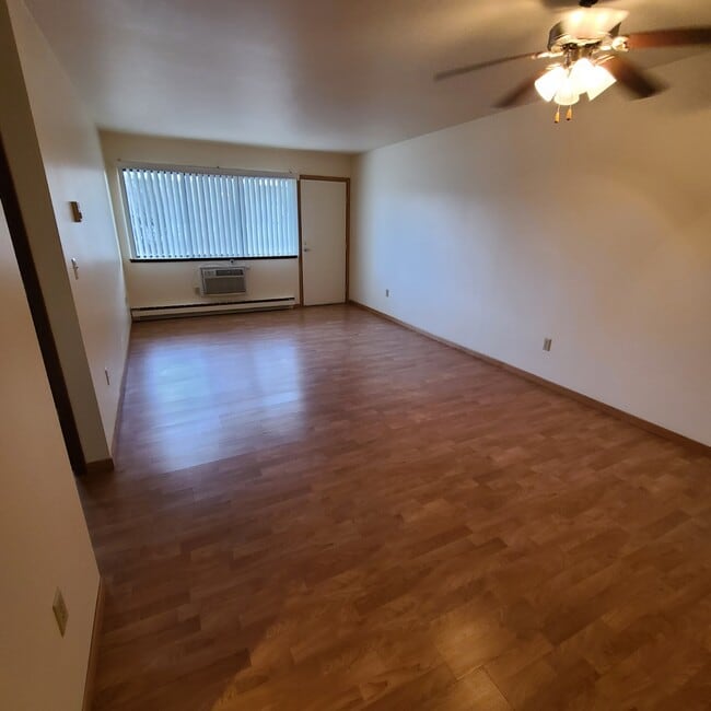 Building Photo - Country Village Apartments