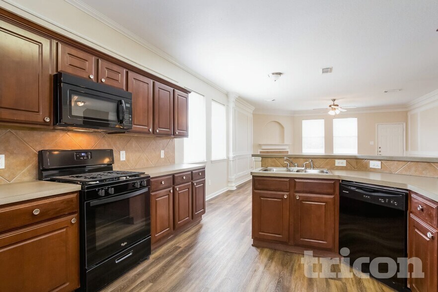 Building Photo - 32331 Hunter Park Ct