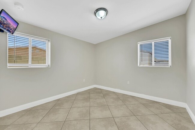 Building Photo - Remodeled 3 Bedroom