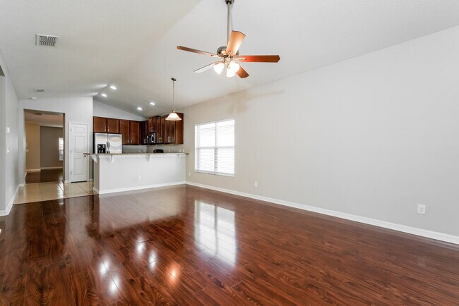 Building Photo - 7211 Wakeview Dr