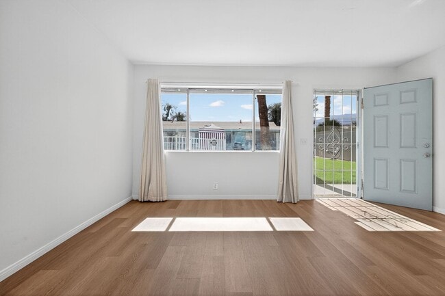 Building Photo - 44440 Acacia Dr