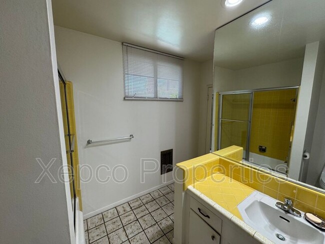 Building Photo - 430 Avenida Ortega