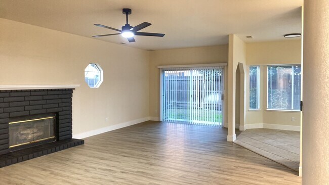 Building Photo - Charming Home in Turlock's Alpine Estates