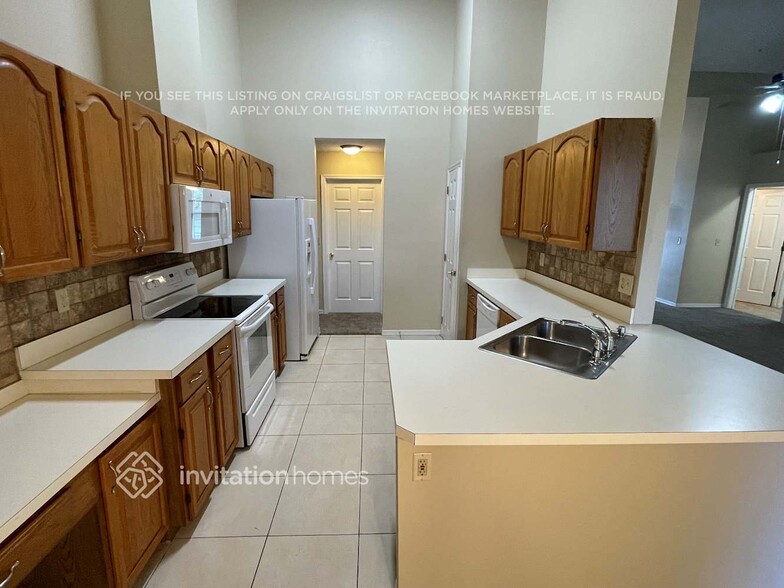 Building Photo - 817 Silversmith Cir