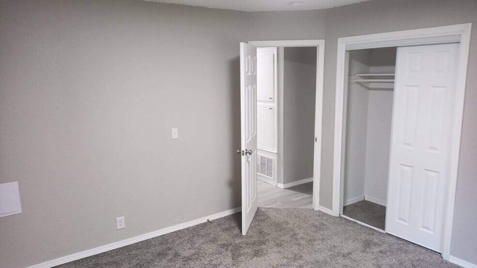 Building Photo - 4408 S Cypress Ave