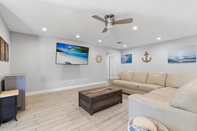 Building Photo - 2530 N 68th Pl