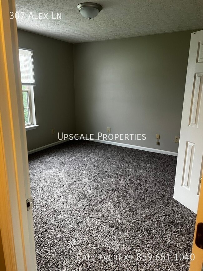 Building Photo - 307 Alex Ln