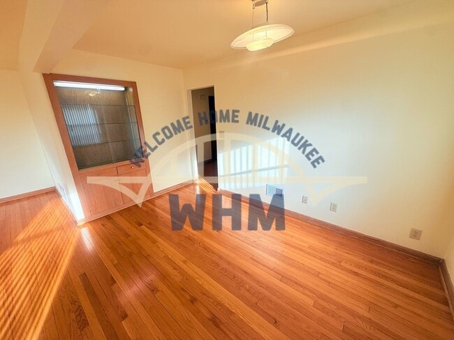 Building Photo - 7315 Harwood Ave