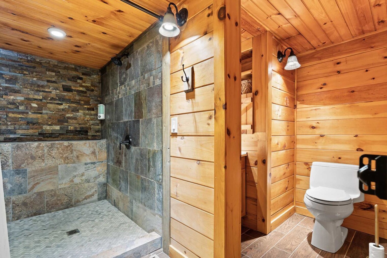 Building Photo - 1390 Snake Nation Rd