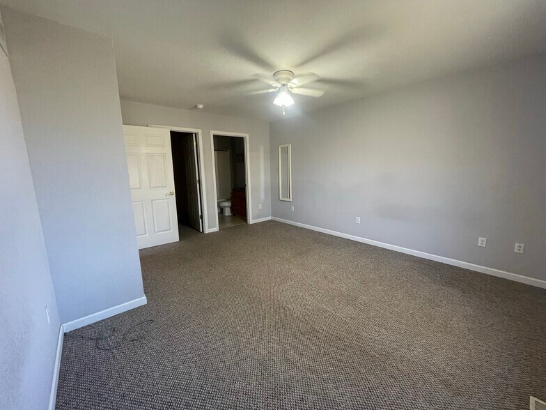 Building Photo - 1010 Orchard Dr