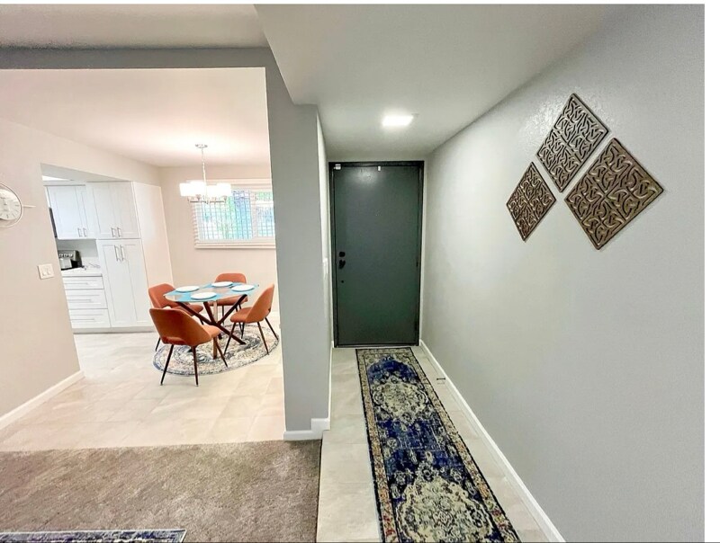 Building Photo - 5301 E Waverly Dr