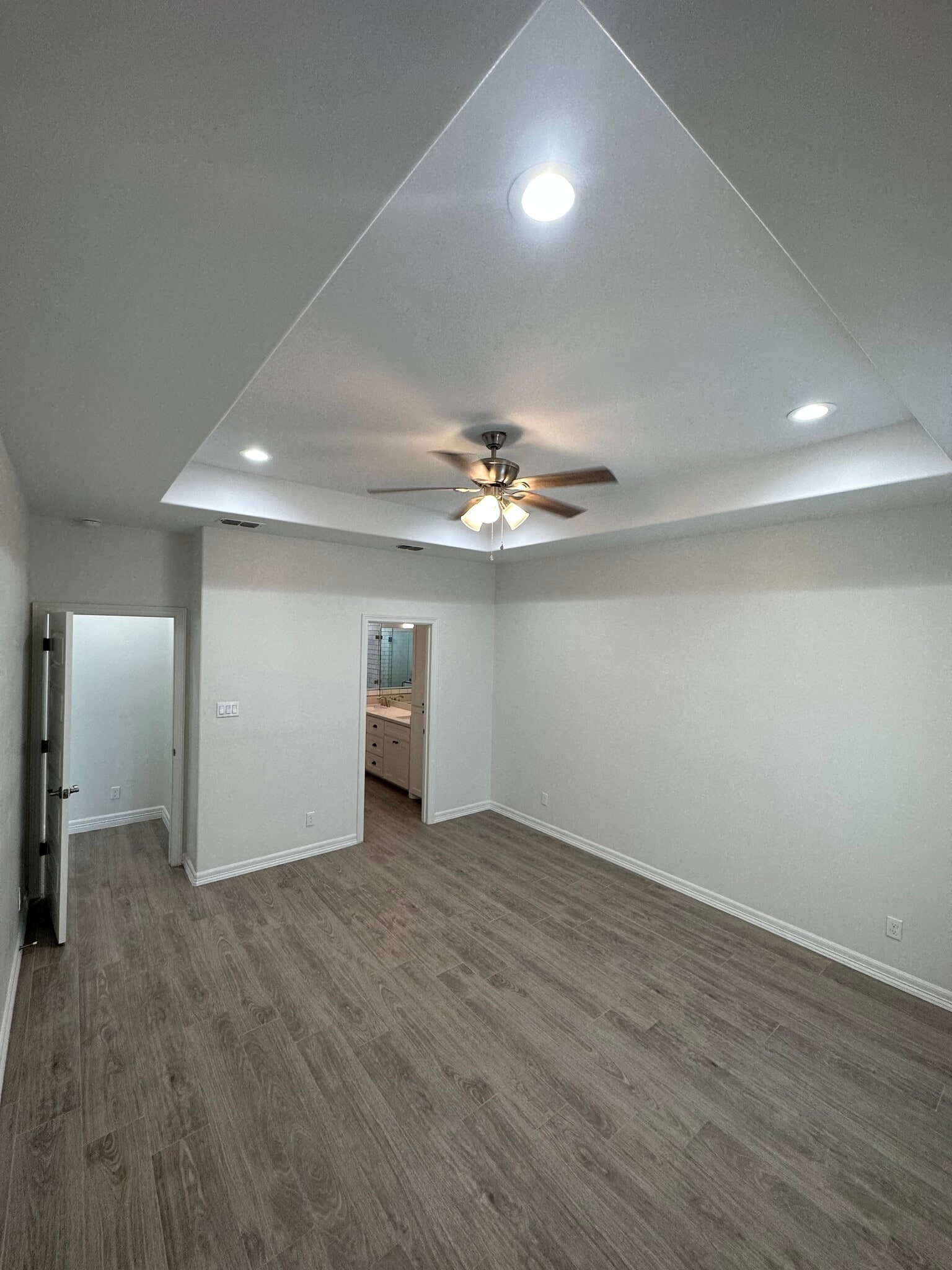 Building Photo - 113 Torrey Pines Rd