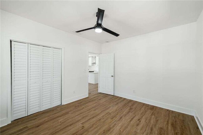 Building Photo - 936 Byron Dr SW
