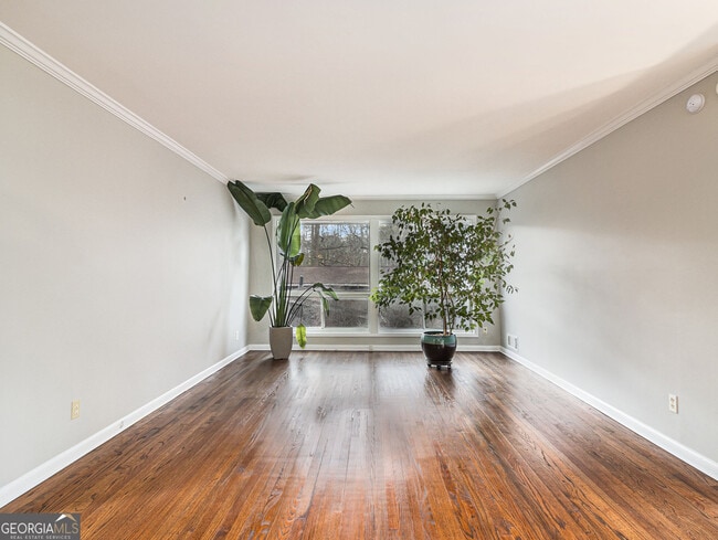 Building Photo - 3590 Cloudland Dr