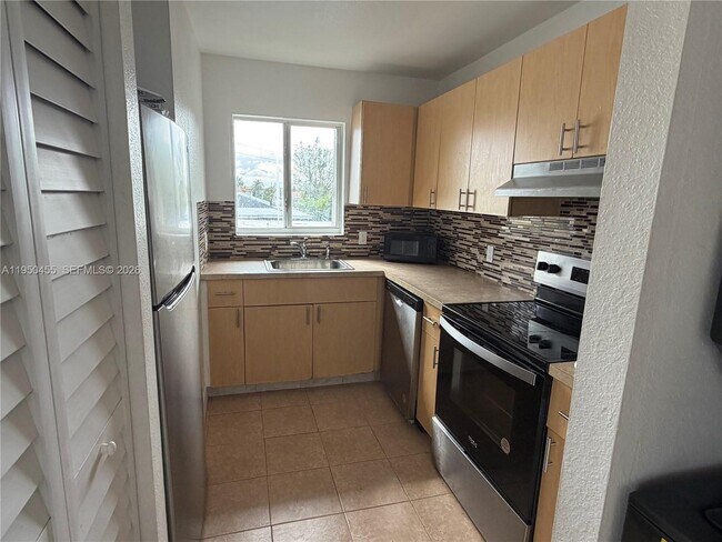 Building Photo - 22250 SW 117th Ave