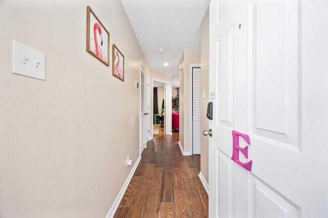 Building Photo - 414 28th Ave N