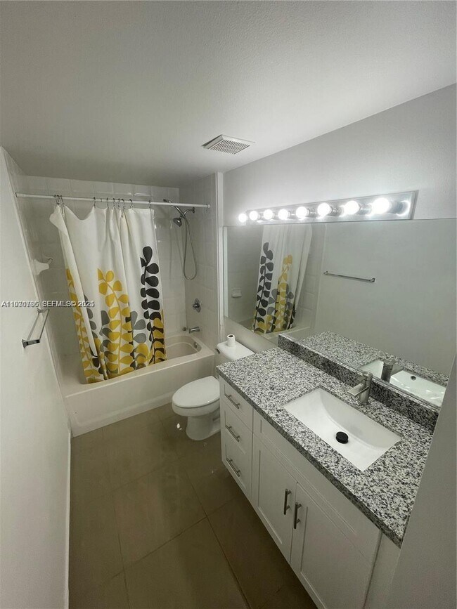 Building Photo - 8070 N Nob Hill Rd